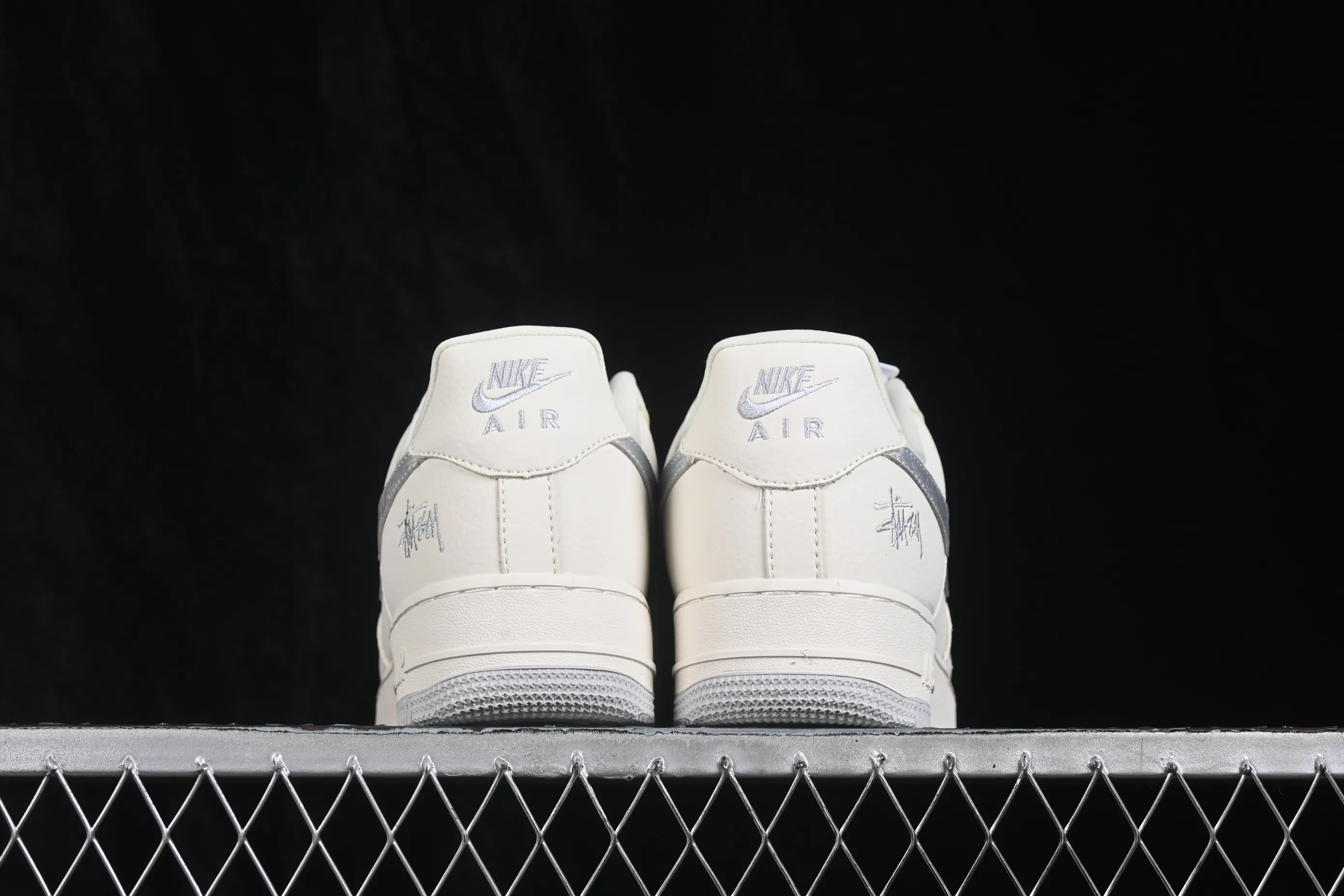 All categories Nk Air Force 1 Air Force series Nk Air Force 1 Low Air Force low-top Nike Air Force 1'07 Low joint model Air Force 1 low-top casual sneakers DW8806-013